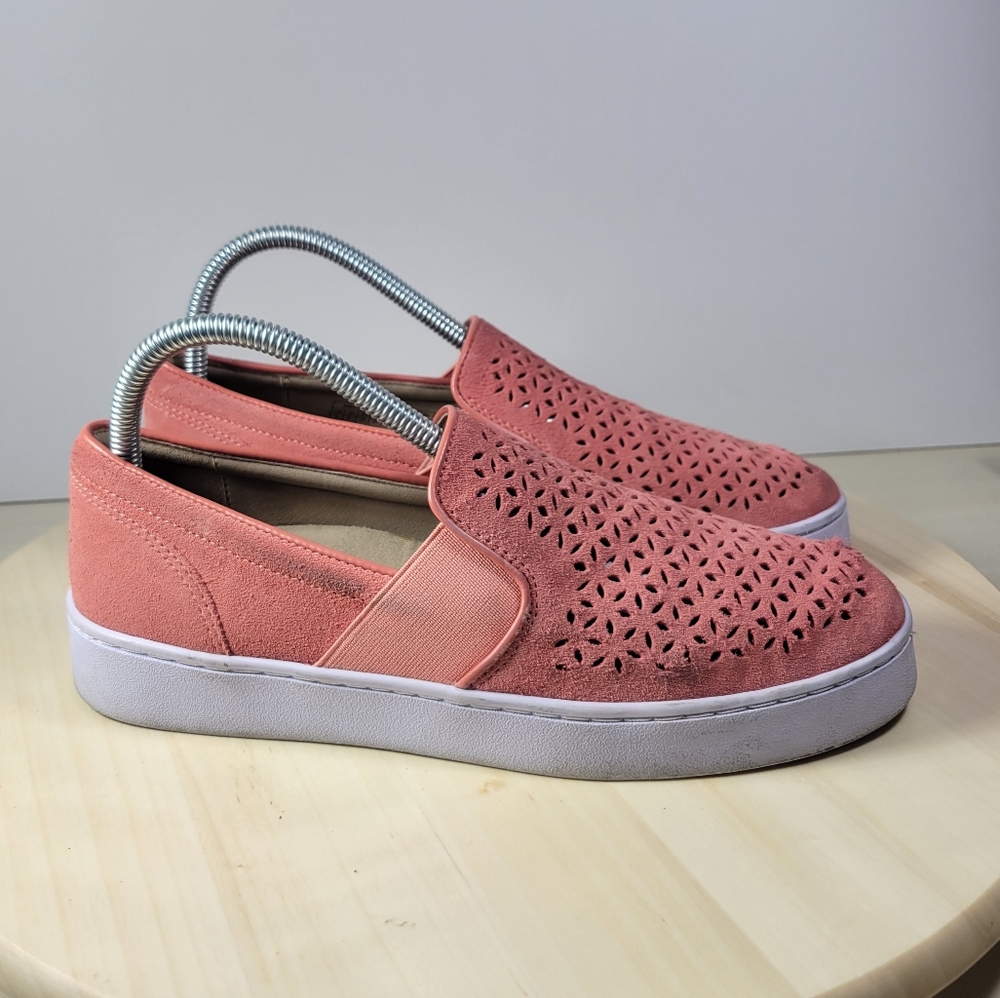 Vionic Kani Suede Slip On Cut Out Sneaker Coral Women's Size 8